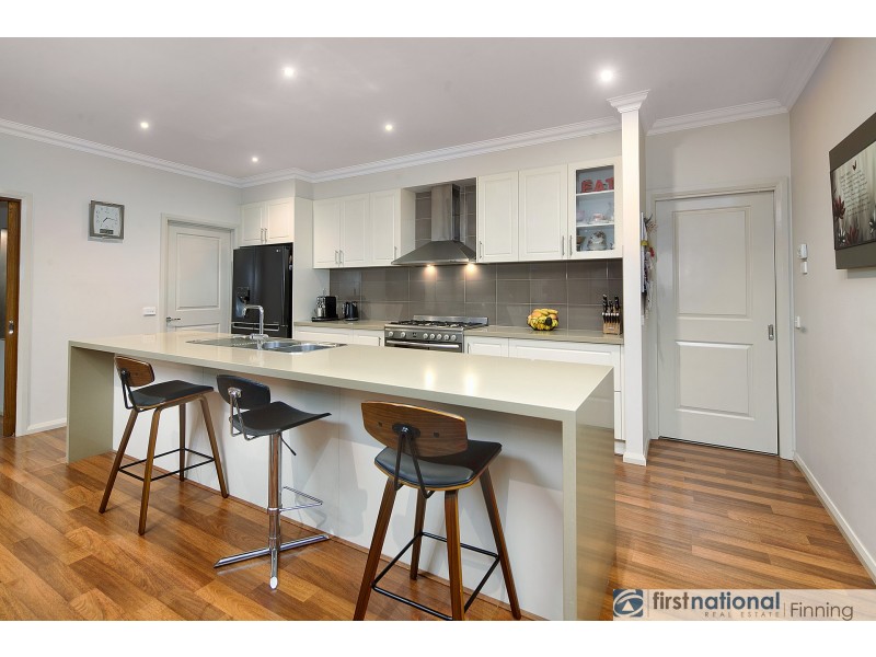 2 Hilda Way, Cranbourne VIC 3977