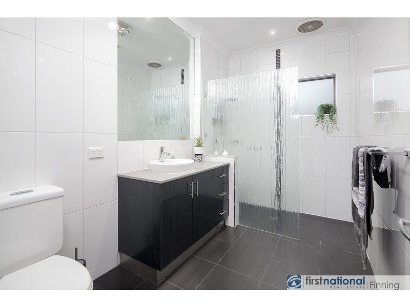 2 Hilda Way, Cranbourne VIC 3977