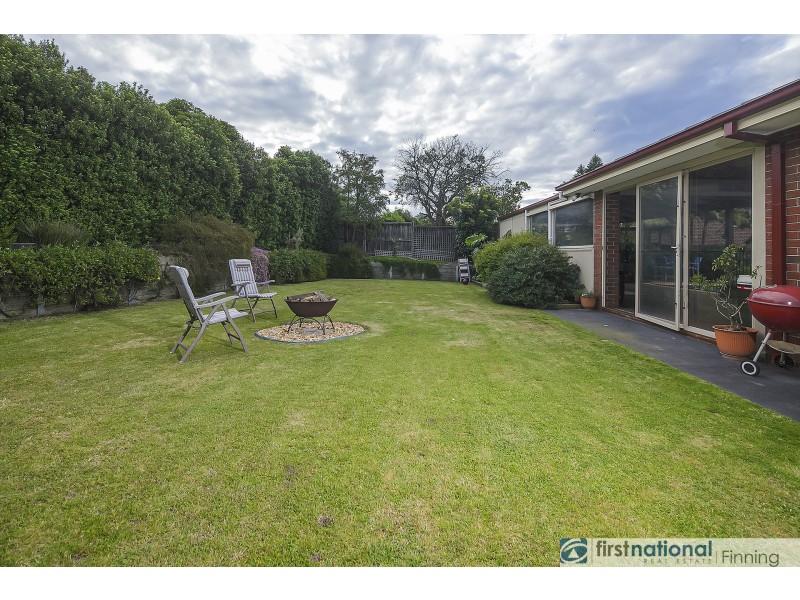 2 Hilda Way, Cranbourne VIC 3977