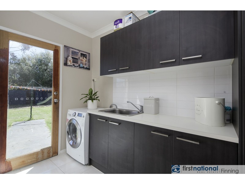 4 Whitcombe Mews, Cranbourne VIC 3977