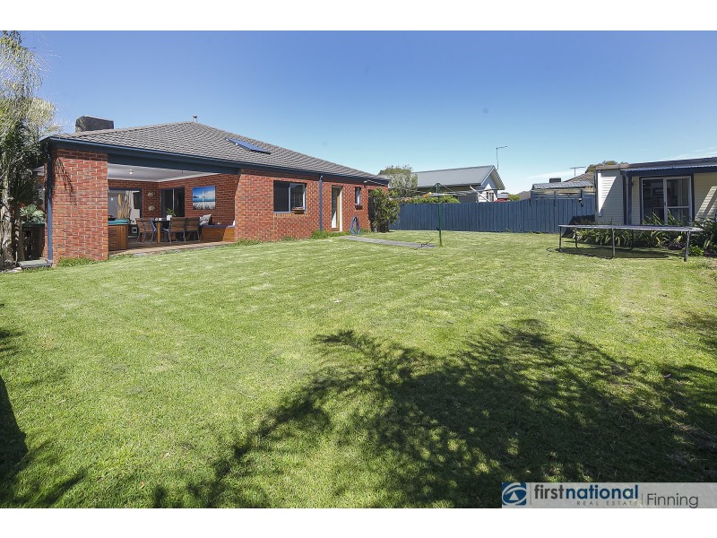 4 Whitcombe Mews, Cranbourne VIC 3977