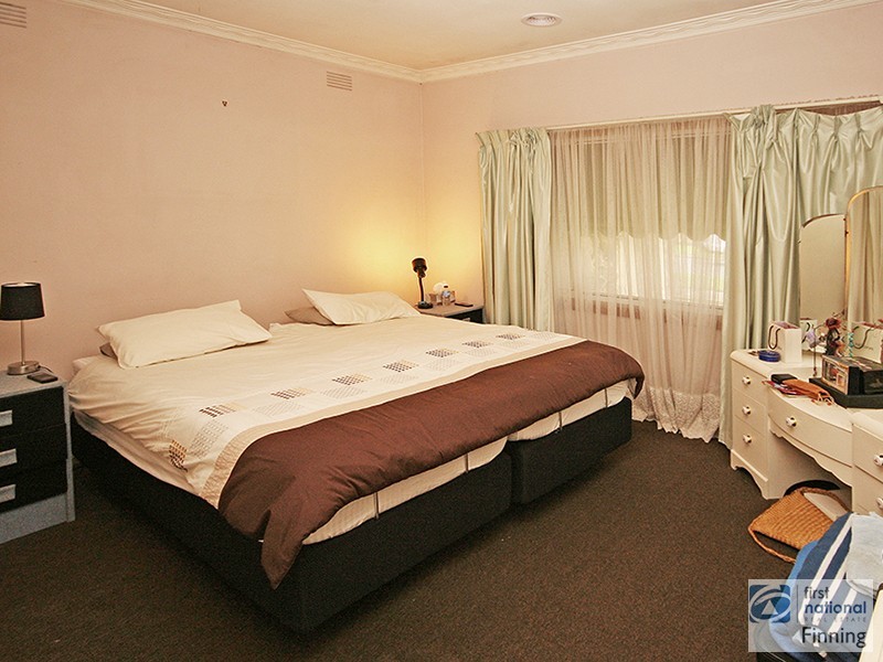 2 Scott Street, Cranbourne VIC 3977
