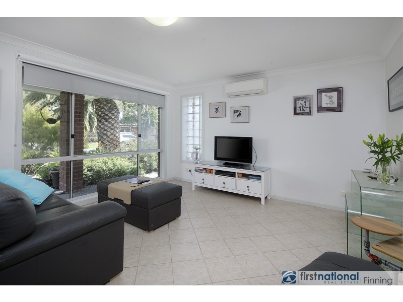 18 Caroline Crescent, Cranbourne West VIC 3977