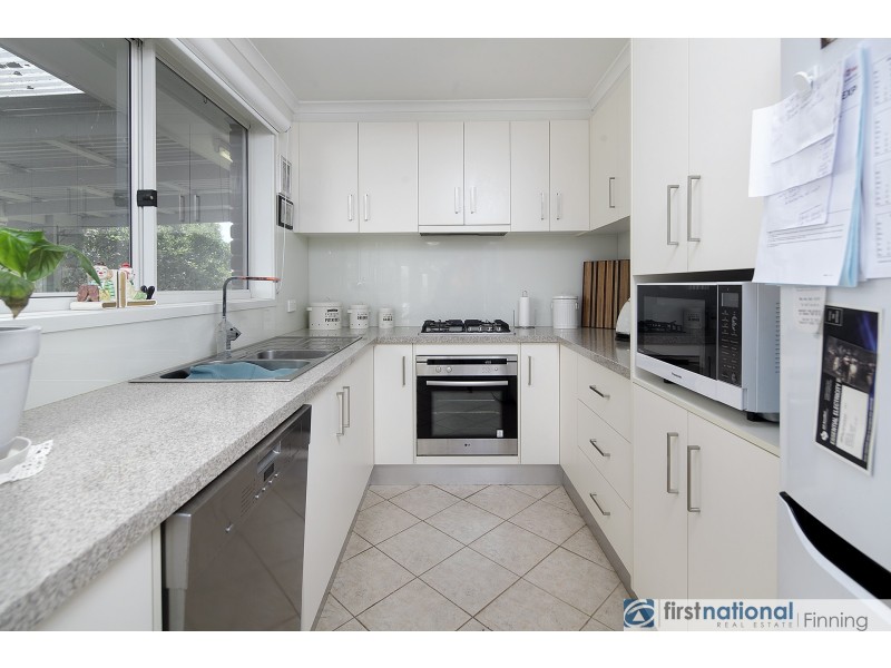 18 Caroline Crescent, Cranbourne West VIC 3977