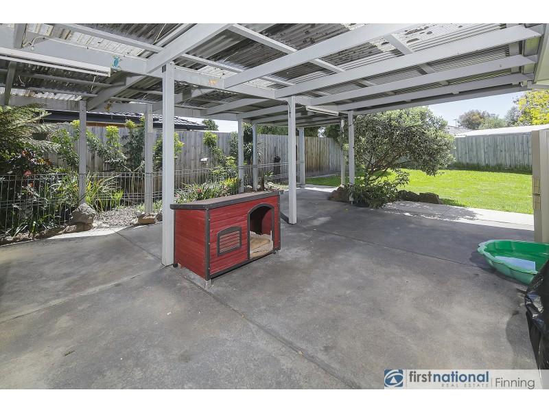 18 Caroline Crescent, Cranbourne West VIC 3977