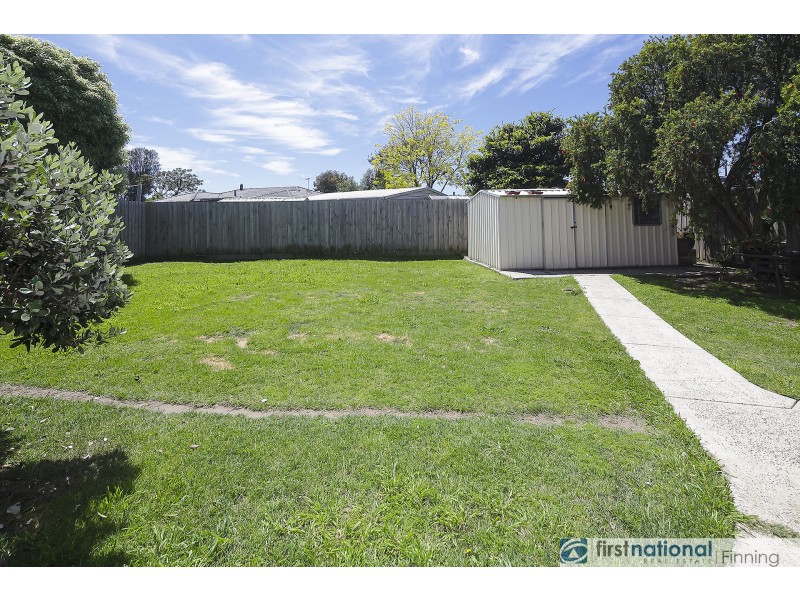 18 Caroline Crescent, Cranbourne West VIC 3977