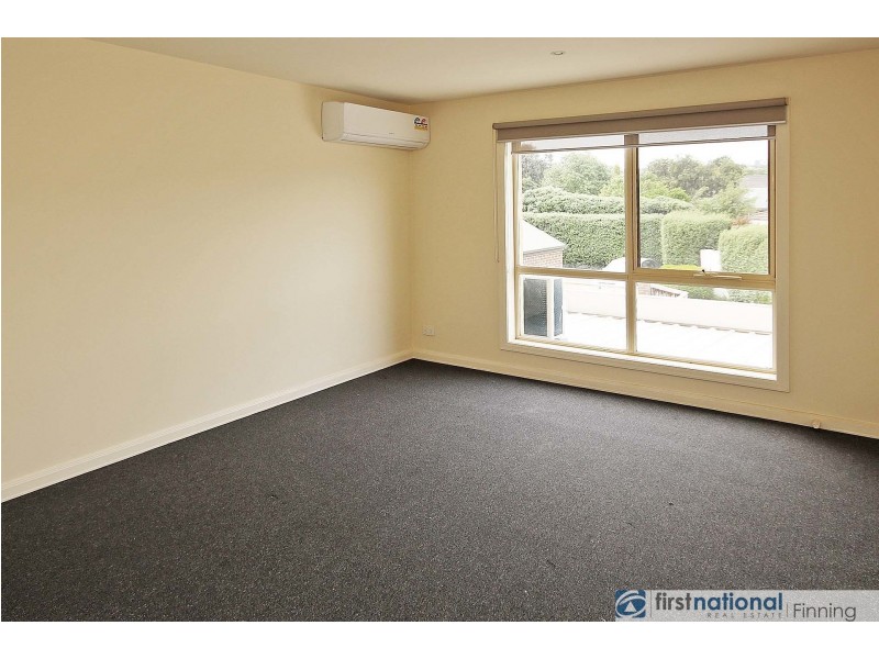 11/10 Parkhill Drive, Berwick VIC 3806