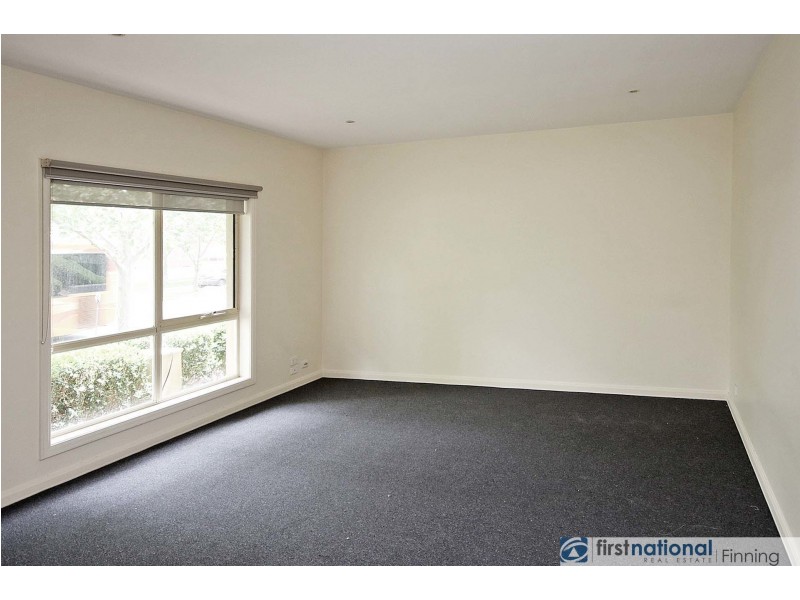 11/10 Parkhill Drive, Berwick VIC 3806