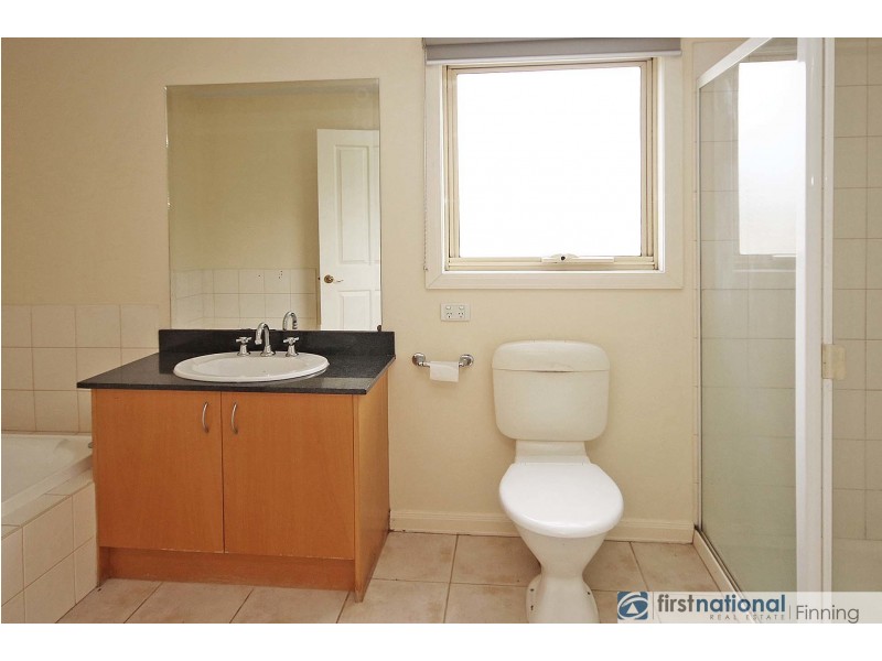 11/10 Parkhill Drive, Berwick VIC 3806