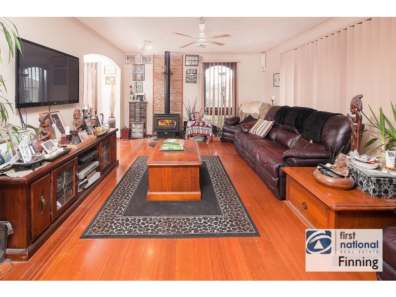 16 Bruce Street, Cranbourne VIC 3977