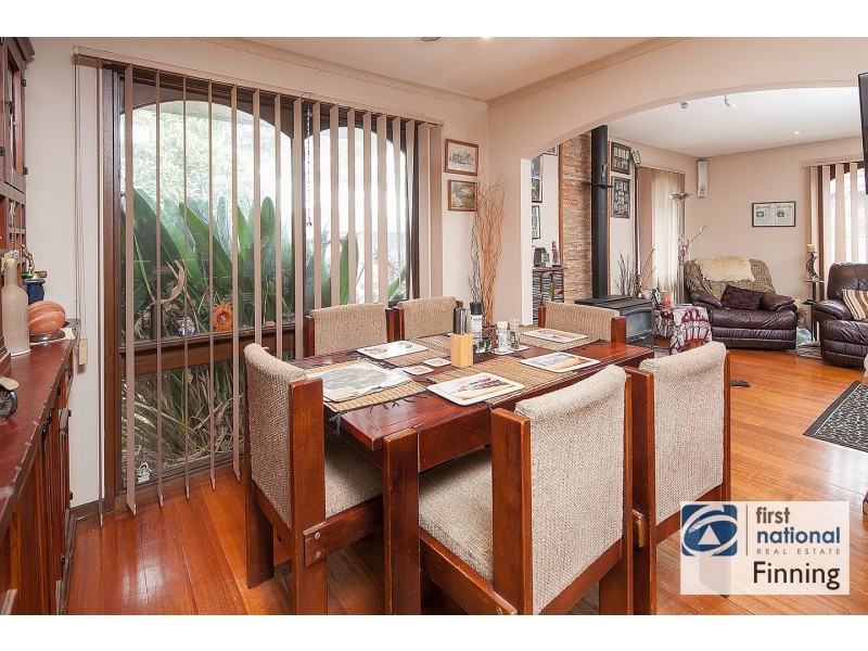 16 Bruce Street, Cranbourne VIC 3977