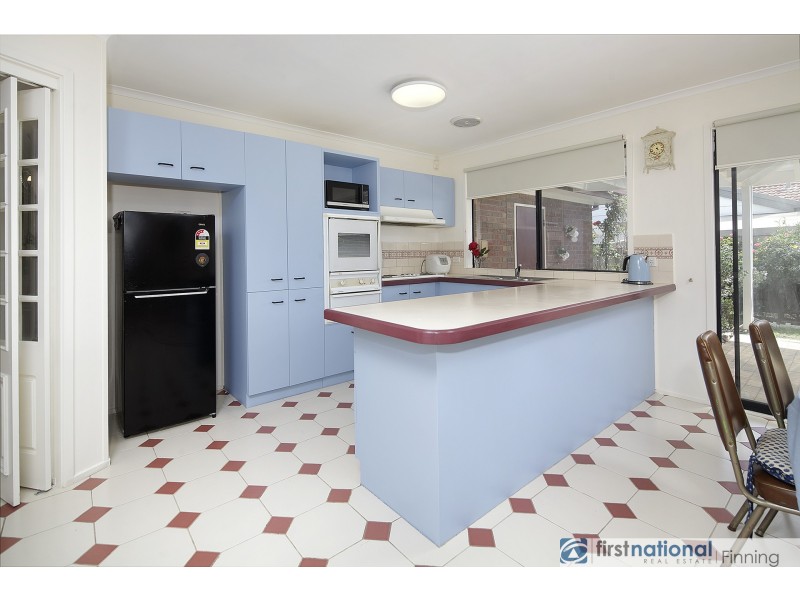 4 Scarborough Avenue, Cranbourne West VIC 3977