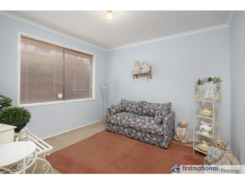 4 Scarborough Avenue, Cranbourne West VIC 3977