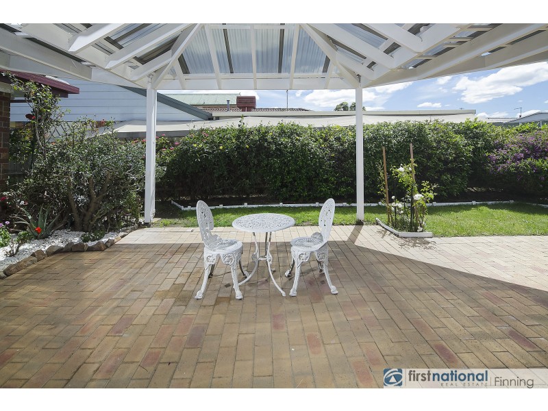 4 Scarborough Avenue, Cranbourne West VIC 3977