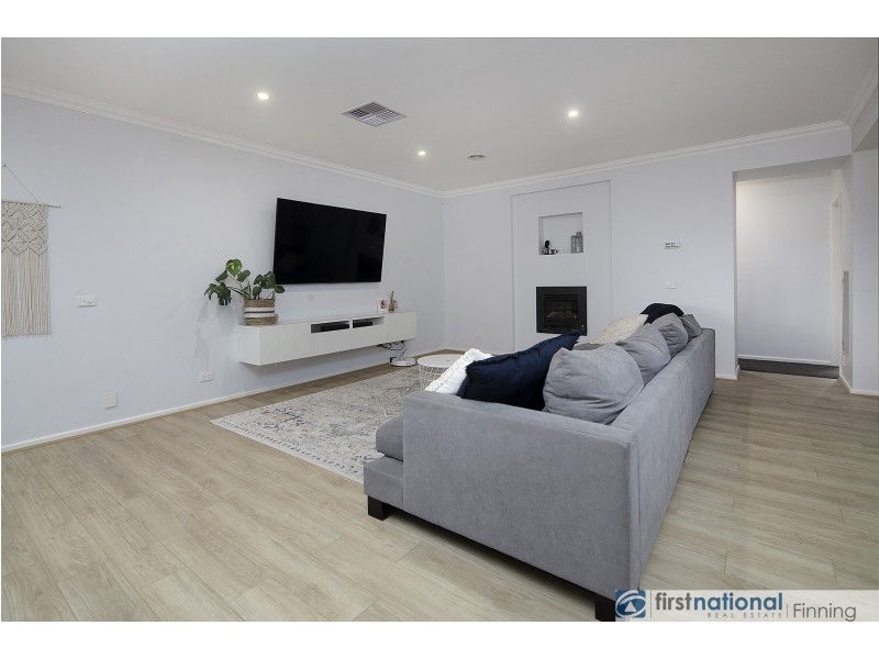 7 Hilda Way, Cranbourne VIC 3977