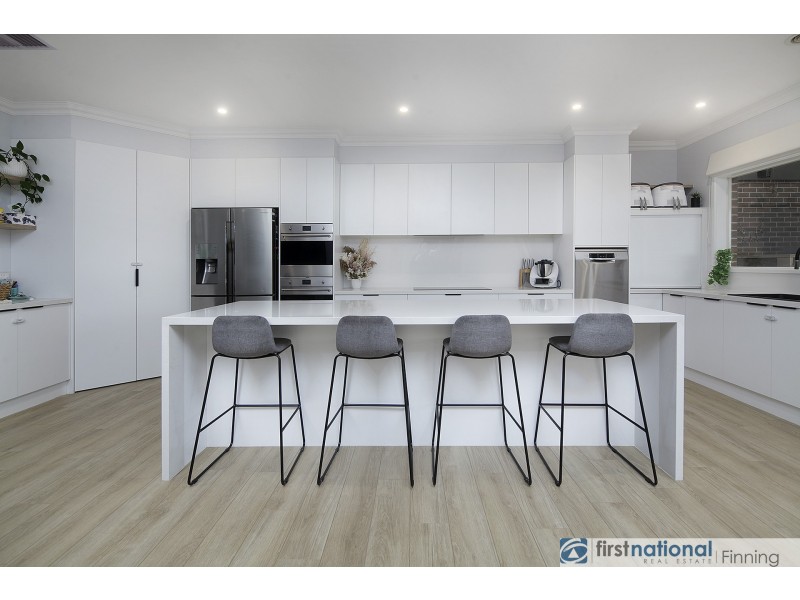 7 Hilda Way, Cranbourne VIC 3977