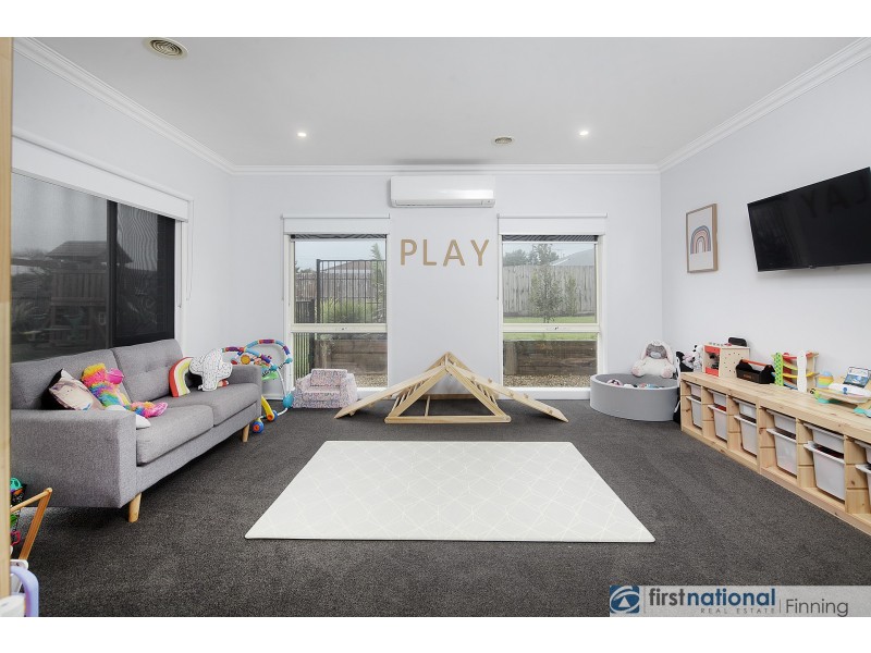7 Hilda Way, Cranbourne VIC 3977