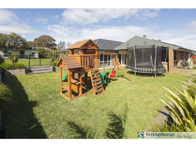 7 Hilda Way, Cranbourne VIC 3977