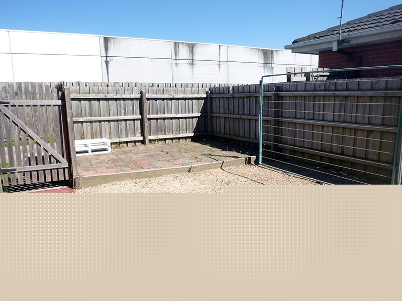 2/189 Sladen Street, Cranbourne VIC 3977
