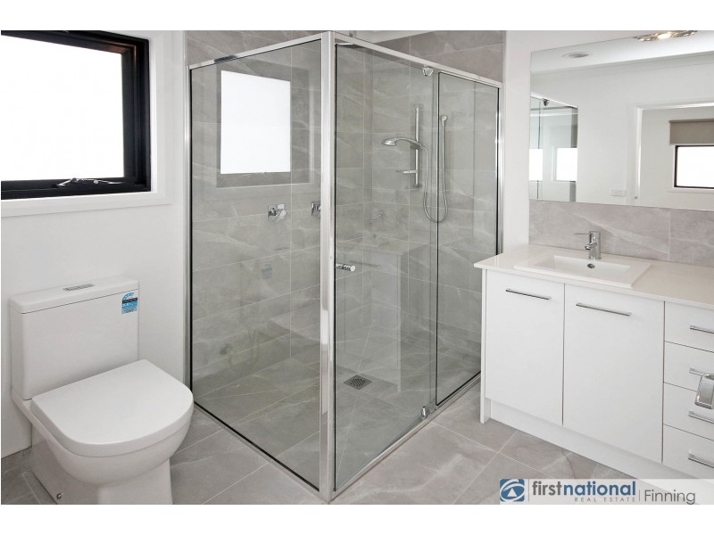 31 Elmslie Drive, Cranbourne East VIC 3977