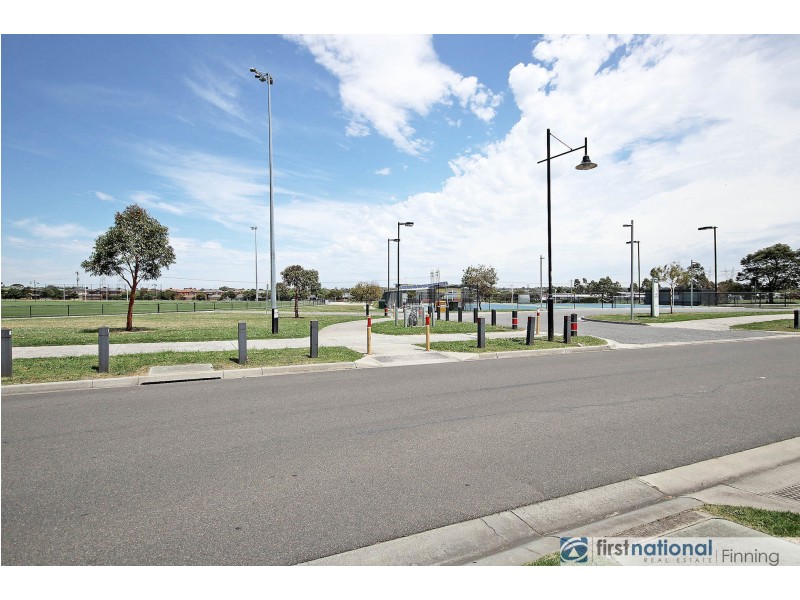 4 Karri Drive, Cranbourne VIC 3977