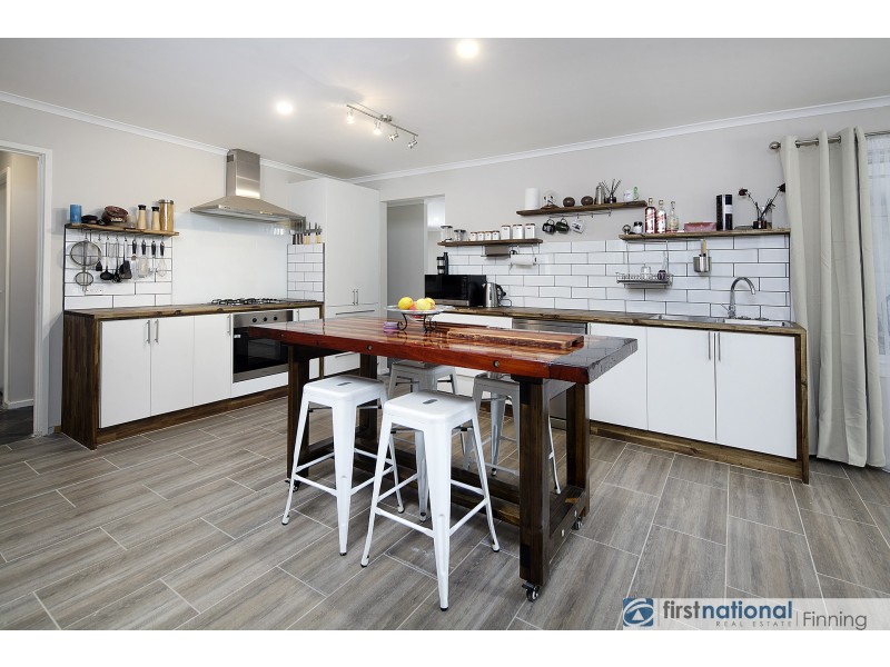 8 Mawson Court, Cranbourne North VIC 3977