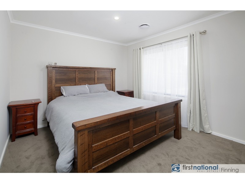 8 Mawson Court, Cranbourne North VIC 3977
