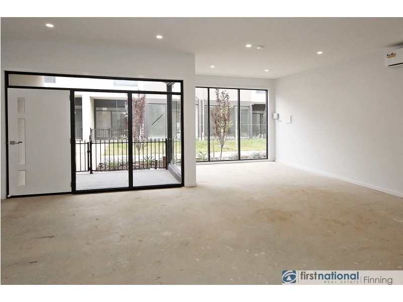 22 Coral Pea Way, Cranbourne West VIC 3977