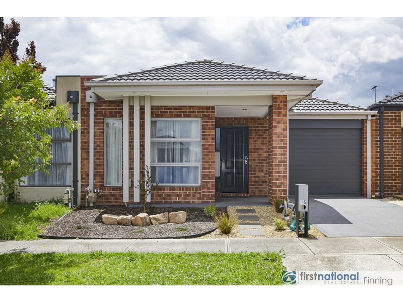 15 Dellinea Street, Cranbourne North VIC 3977