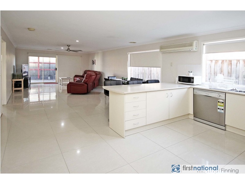 16 Central Avenue, Pakenham VIC 3810