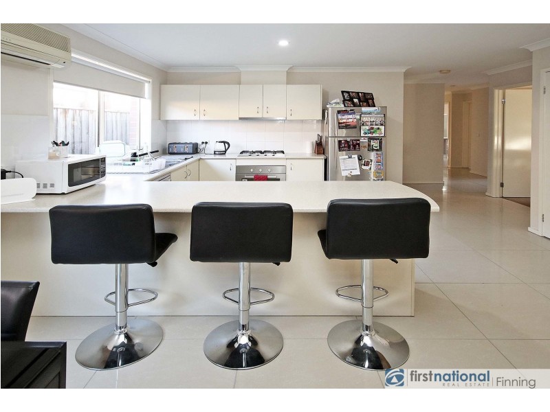 16 Central Avenue, Pakenham VIC 3810