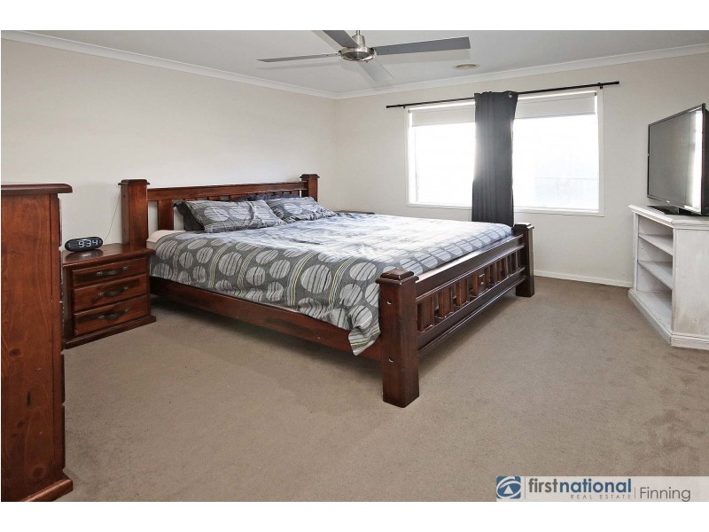 16 Central Avenue, Pakenham VIC 3810