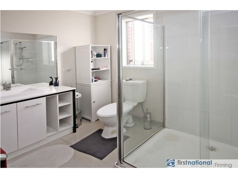 16 Central Avenue, Pakenham VIC 3810