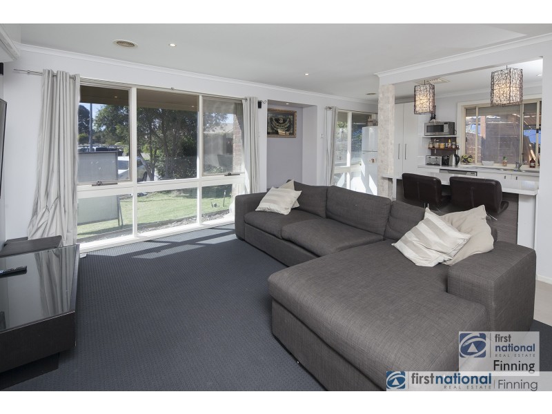 18 Rebecca Court, Cranbourne North VIC 3977