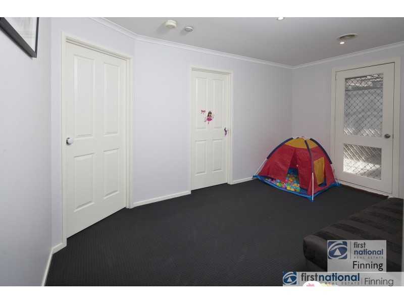 18 Rebecca Court, Cranbourne North VIC 3977