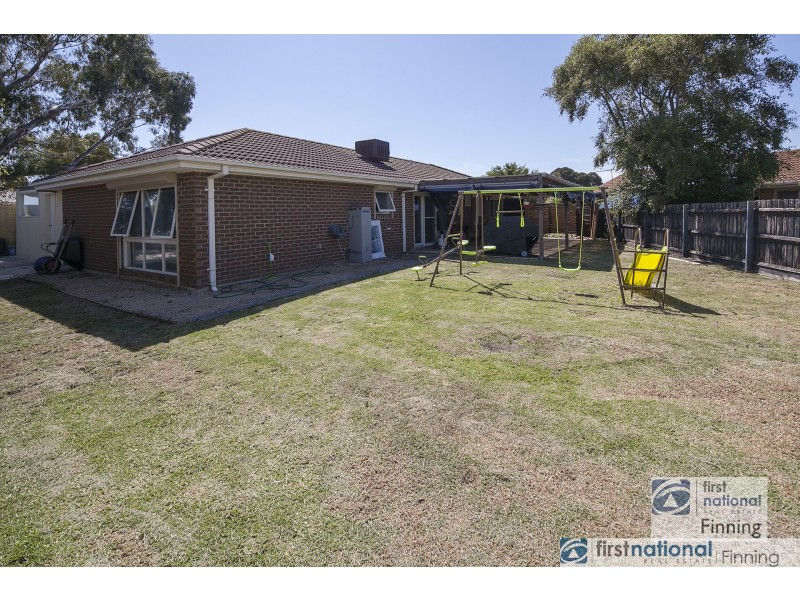 18 Rebecca Court, Cranbourne North VIC 3977