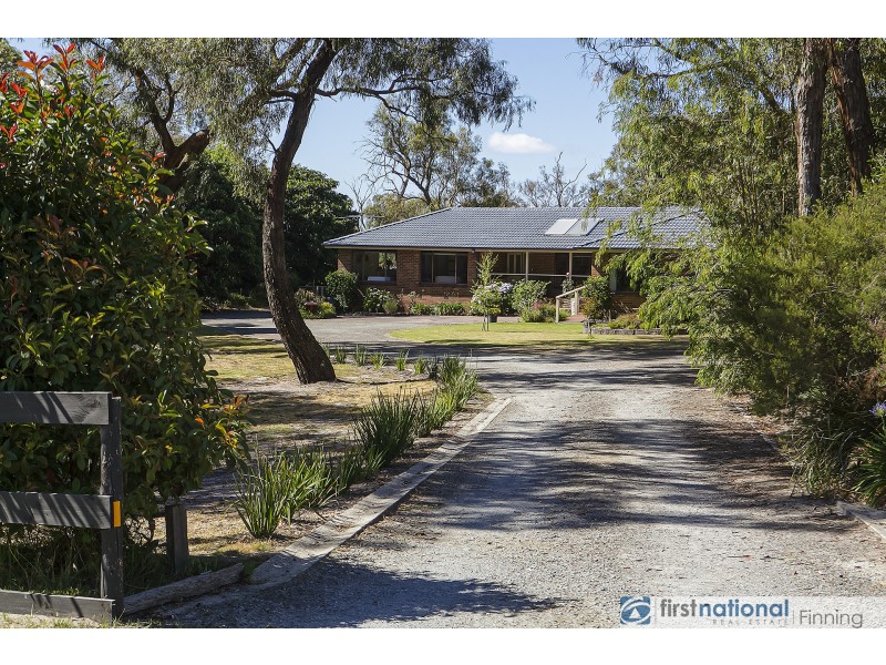 14 Browns Road, Devon Meadows VIC 3977