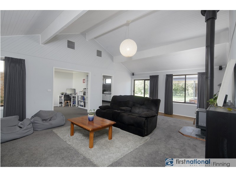 14 Browns Road, Devon Meadows VIC 3977