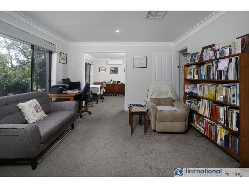 14 Browns Road, Devon Meadows VIC 3977