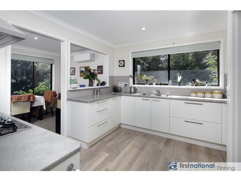 14 Browns Road, Devon Meadows VIC 3977