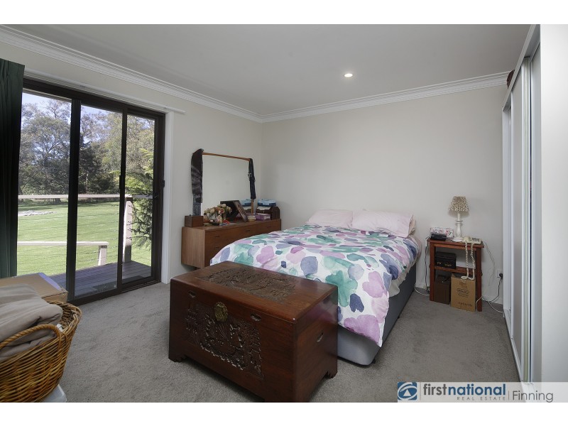 14 Browns Road, Devon Meadows VIC 3977