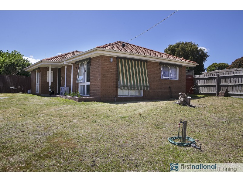 4 Elaine Court, Cranbourne VIC 3977