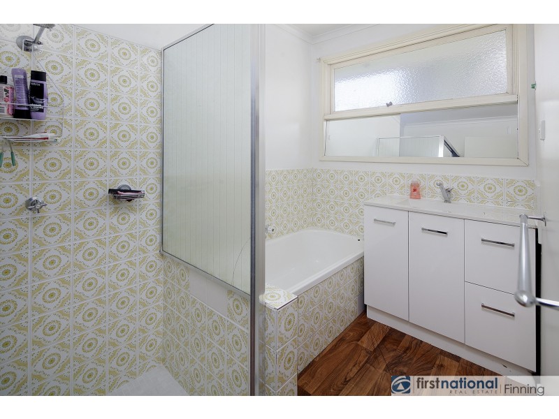 4 Elaine Court, Cranbourne VIC 3977