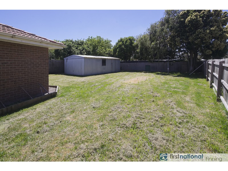 4 Elaine Court, Cranbourne VIC 3977