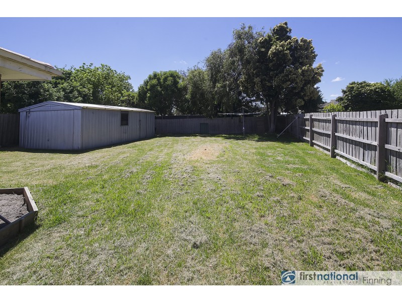 4 Elaine Court, Cranbourne VIC 3977