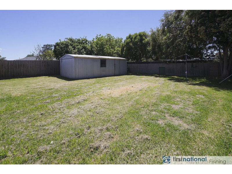 4 Elaine Court, Cranbourne VIC 3977