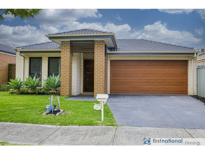 11 Statesman Circuit, Cranbourne East VIC 3977