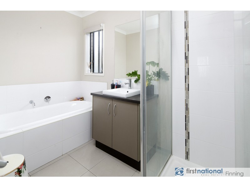 11 Statesman Circuit, Cranbourne East VIC 3977