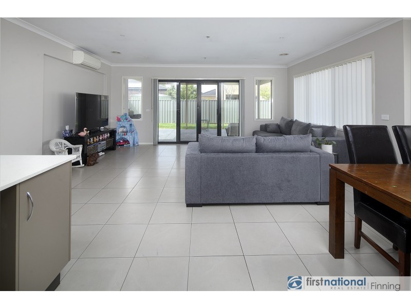 11 Statesman Circuit, Cranbourne East VIC 3977