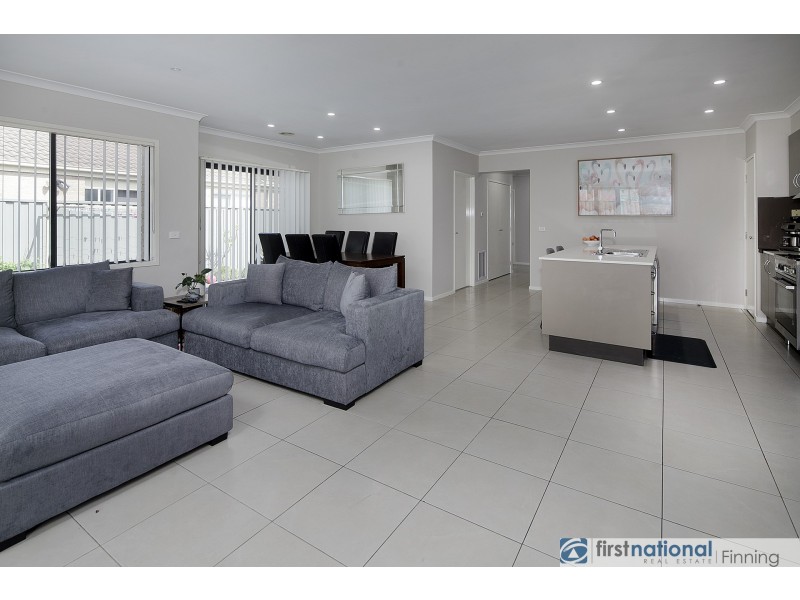 11 Statesman Circuit, Cranbourne East VIC 3977